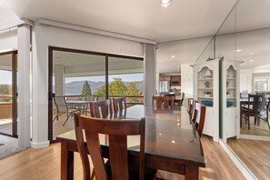 Dining - Wapato Point Halmalka Condo 514-B Close to Outdoor Pool, Sandy Beach Amenities (Manson)