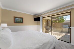 3 bedrooms, iron/ironing board, WiFi, bed sheets - Wapato Point Halmalka Condo 514-B Close to Outdoor Pool, Sandy Beach Amenities (Manson)