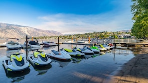Marina - Wapato Point Halmalka Condo 514-B Close to Outdoor Pool, Sandy Beach Amenities (Manson)