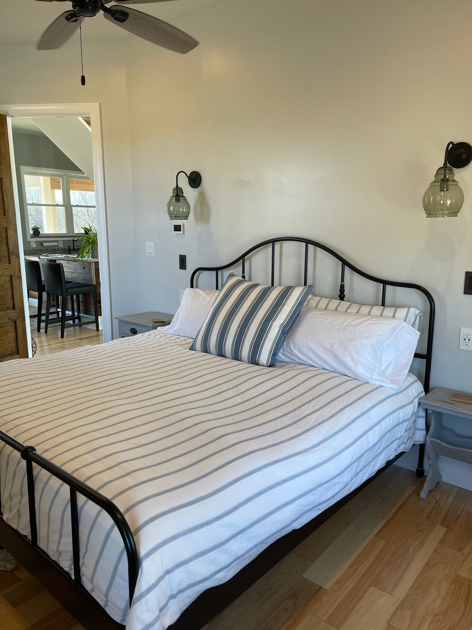 2 bedrooms, iron/ironing board, travel cot, free WiFi