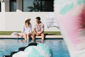 من حمّامات السباحة المغطاة، حمّام سباحة خارجي