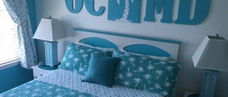 4 bedrooms, desk, travel cot, free WiFi