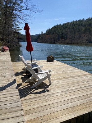 Terrace/patio - Lake Rabun Rental - Classic Waterside Home and Boathouse (Lakemont)