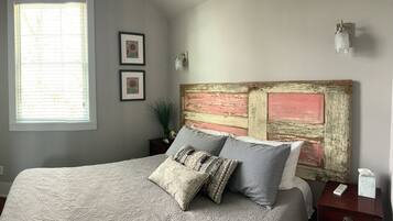 2 chambres, bureau, fer et planche Ă repasser, lit parapluie