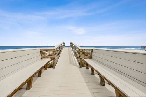 Turtle Loft | Charming Oceanfront Loft | Multiple Decks | Private Beach Access