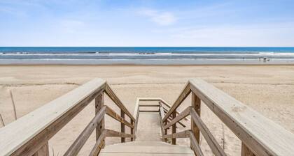 Turtle Loft | Charming Oceanfront Loft | Multiple Decks | Private Beach Access