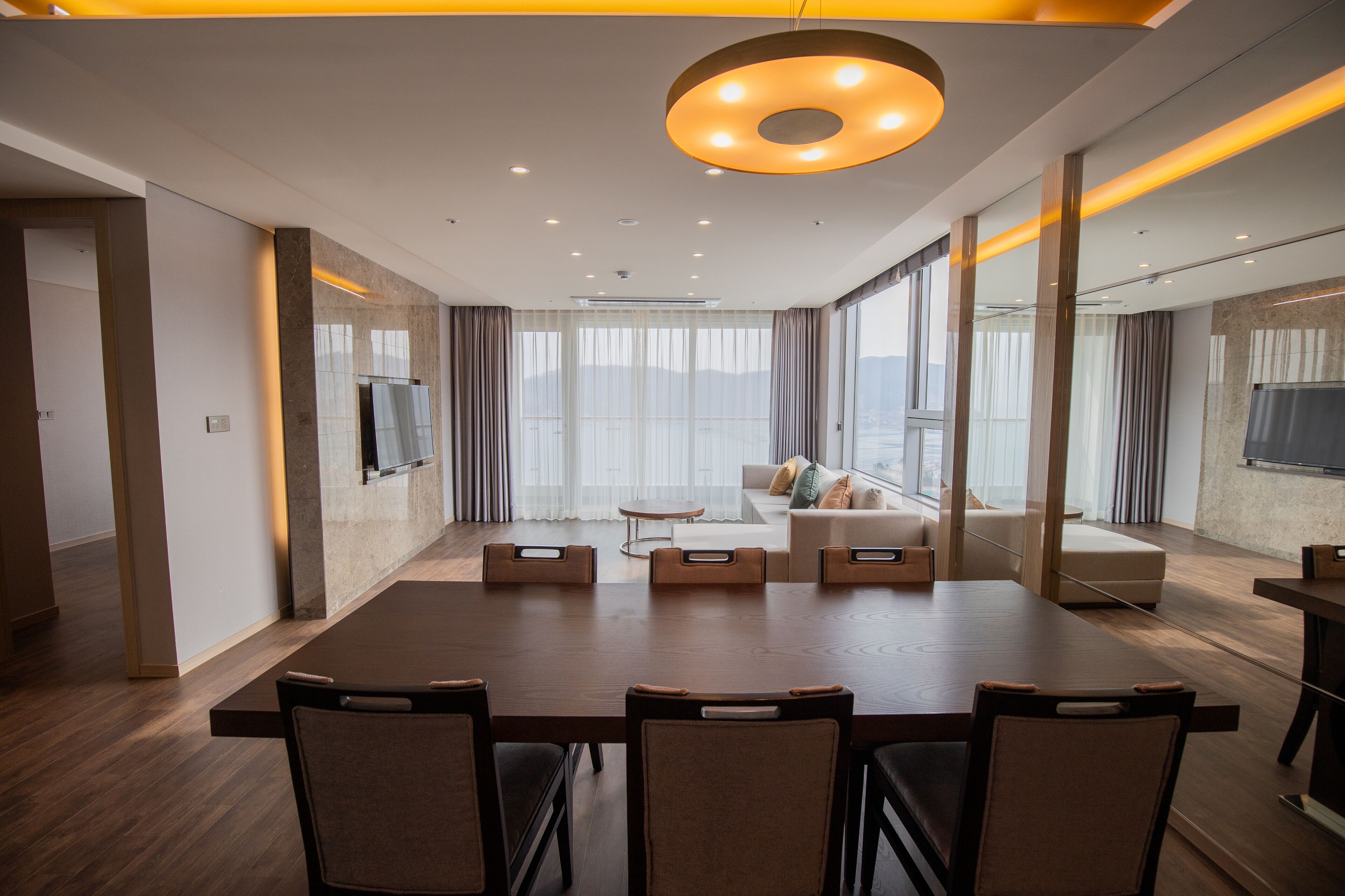 corner royal suite | living area | 40-inch led tv with cable channels, tv, heated floors