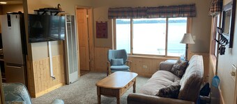 Lake Nokomis Breezy Bay Lakeside Cottage Quiet Retreat