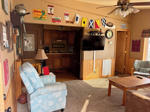 Lake Nokomis Breezy Bay Lakeside Cottage Quiet Retreat