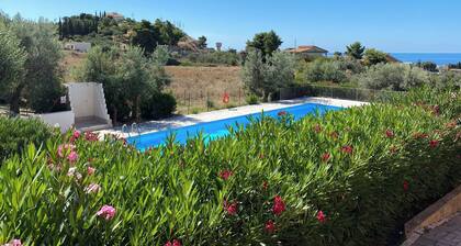 Apartment - Sleeps 3 & swimming pool
