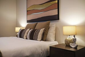 4 Schlafzimmer, Bügeleisen/Bügelbrett, Reisekinderbett, WLAN