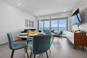 Dining - A view to remember, One bedroom on the 6th floor (Eagle Beach)