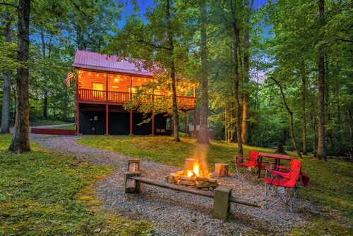 Log Cabin, UTK/Neyland, Smokies, 16acres, FP, HotTub, GameRoom, Fishing, Pets