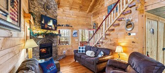 Log Cabin, UTK/Neyland, Smokies, 16acres, FP, HotTub, GameRoom,Fishing,Golf,Pets