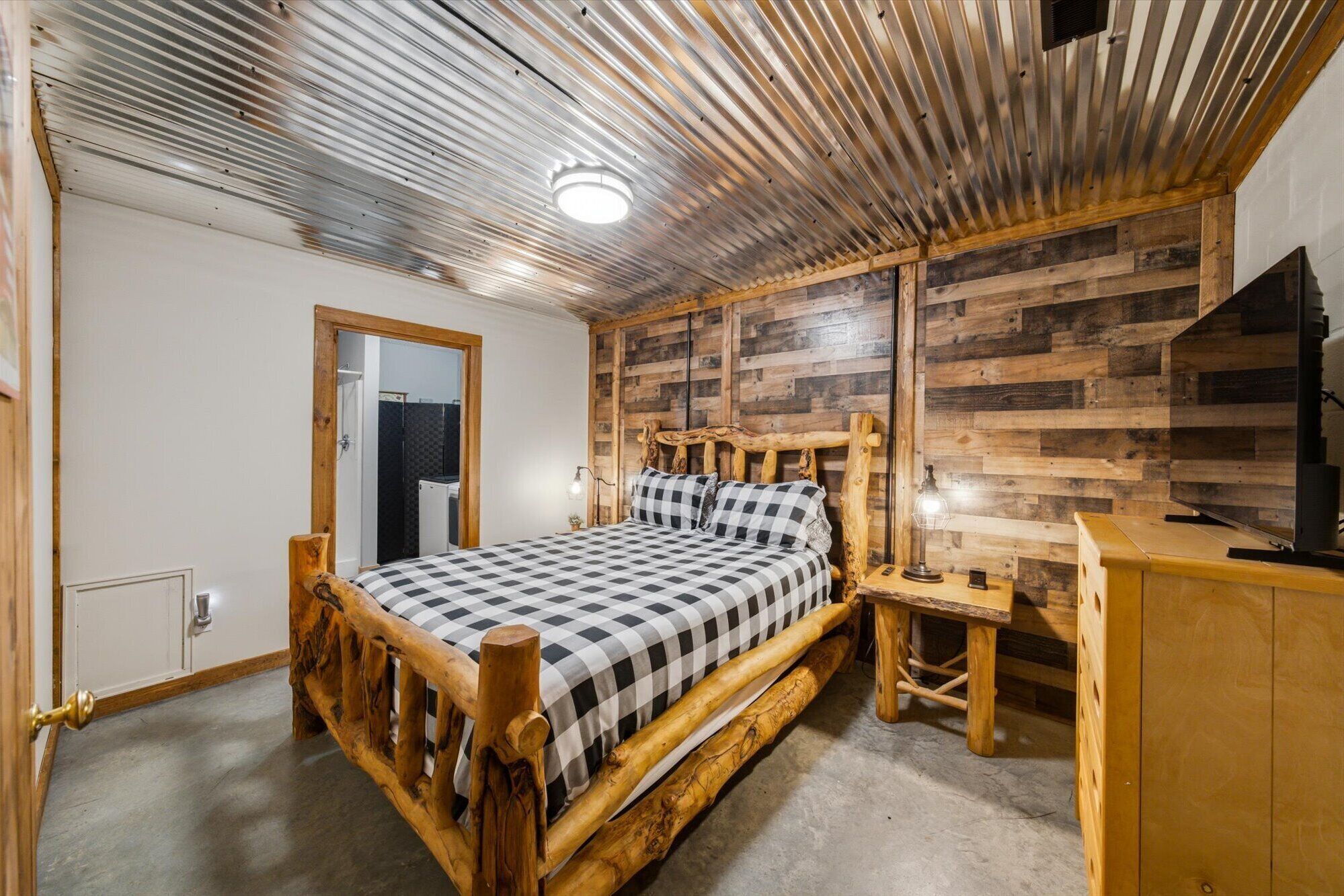 3 chambres, fer et planche à repasser, accès au Wi-Fi (inclus)
