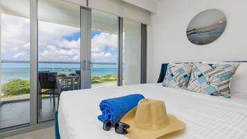 Fer et planche à repasser, lit parapluie, Wi-Fi gratuit, draps fournis