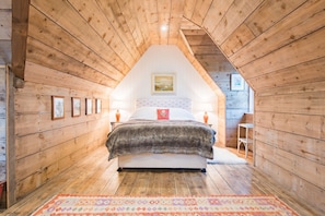 2 soverom, strykejern/-brett, wi-fi (mot et tillegg) og sengetøy