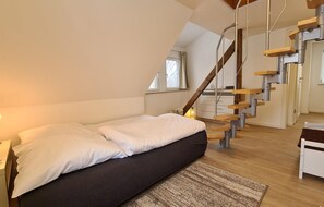 3 bedrooms, travel crib, free WiFi