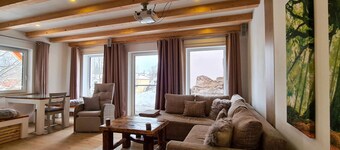 Amazing home in Pulsnitz with kitchen