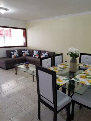 Dining - Best place to stay, close to everything,  you will love it. (Santo Domingo)