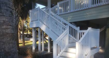 4BR Home with Private Dock on Warm Spring Fed Canal with Gulf Access