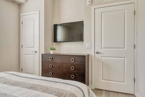 4 bedrooms, iron/ironing board, travel cot, WiFi