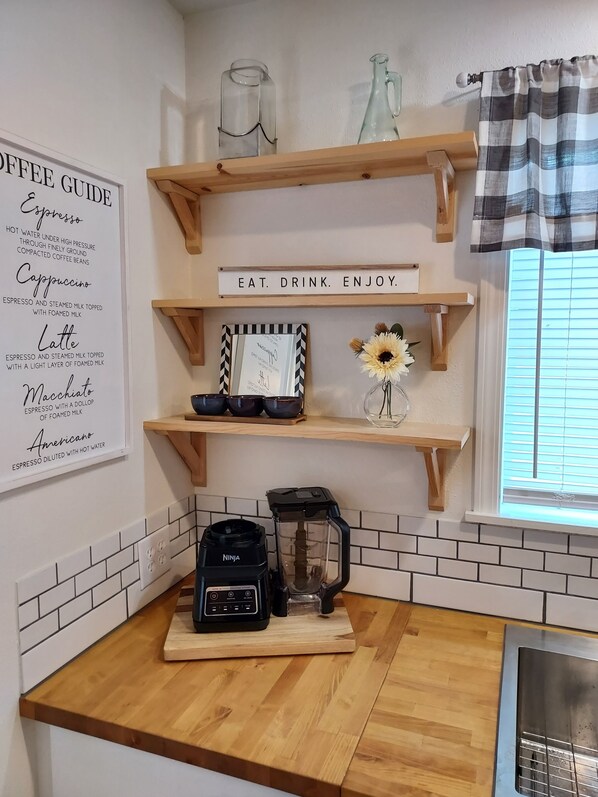 Interior - Hometown FAVE - Spacious 2-BDRM Cottage Near Downtown Albany & Close to OSU (Albany)