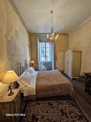 2 bedrooms, in-room safe, desk, iron/ironing board - Apartment PonteVecchio Signoria (Firenze)
