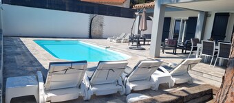 Villa "Les Issambres" 10-12 pers-climatisée-piscine privée -pointe du corsaire.