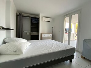 4 habitaciones, tabla de planchar con plancha y wifi 