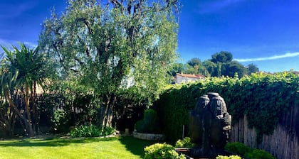 CONFORTABLE VILLA COTE D"AZUR AVEC PISCINE PRIVEE
