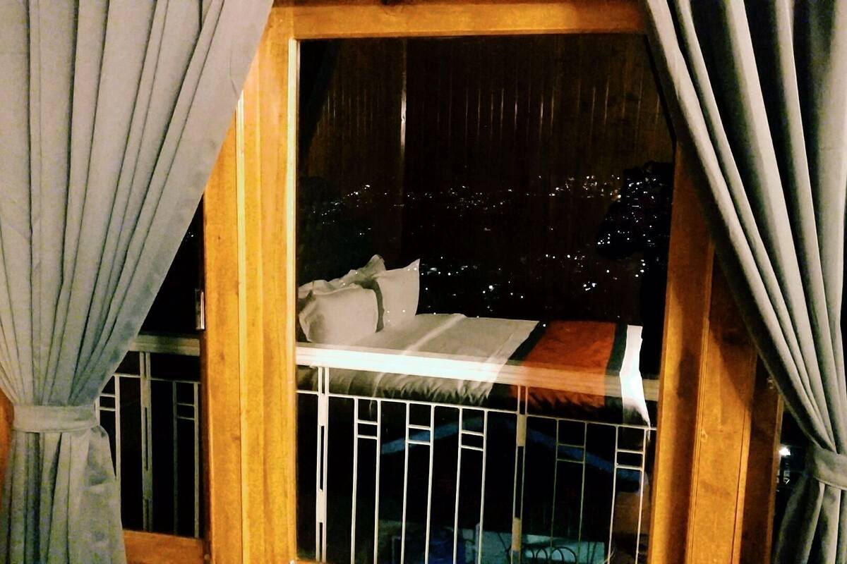 책상, 노트북 작업 공간, 무료 WiFi, 침대 시트