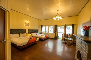 家庭房, 山景 | 办公桌、笔记本电脑工作区、免费 WiFi、床单