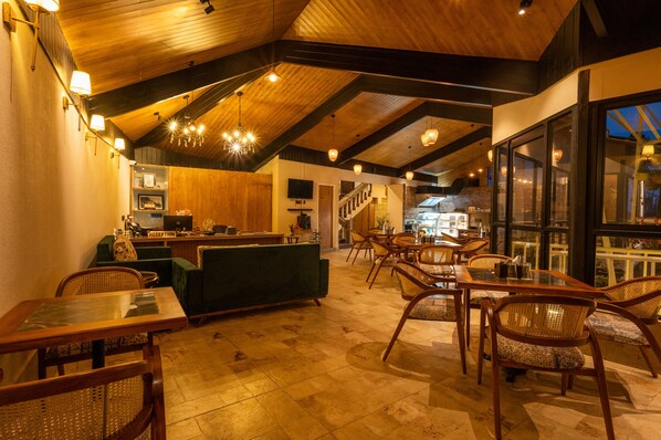 International cuisine - Arcadia Heritage Resort (Darjeeling)