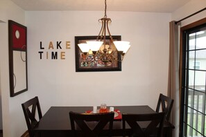 Dining - Sunrise Escape; Come enjoy breath taking sunrises! (Spring City)