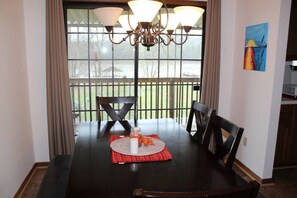 Dining - Sunrise Escape; Come enjoy breath taking sunrises! (Spring City)