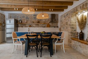 Deluxe Villa | Private kitchen