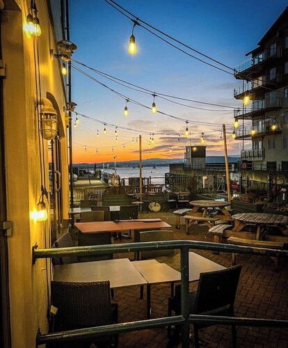 Luxurious Exmouth marina apartment, a few minutes from miles of sandy beach