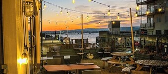 Luxurious Exmouth marina apartment, a few minutes from miles of sandy beach