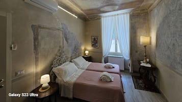 1 Schlafzimmer, Zimmersafe, Schreibtisch, BĂŒgeleisen/BĂŒgelbrett