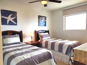 2 bedrooms, iron/ironing board, free WiFi, bed sheets - Inverness 502 - Beach Front - WiFi (South Padre Island)