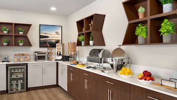 Free daily continental breakfast