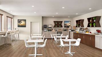 Free daily continental breakfast