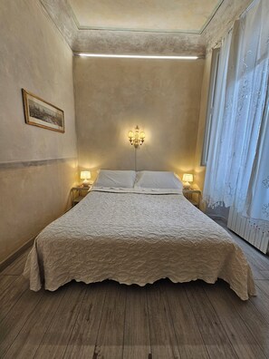 2 Schlafzimmer, Zimmersafe, Schreibtisch, schallisolierte Zimmer