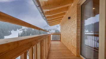 Superior-huoneisto (incl. EUR 50 cleaning fee) | Terassi/patio