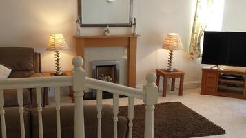 TV, fireplace, stereo