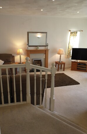 TV, fireplace, stereo