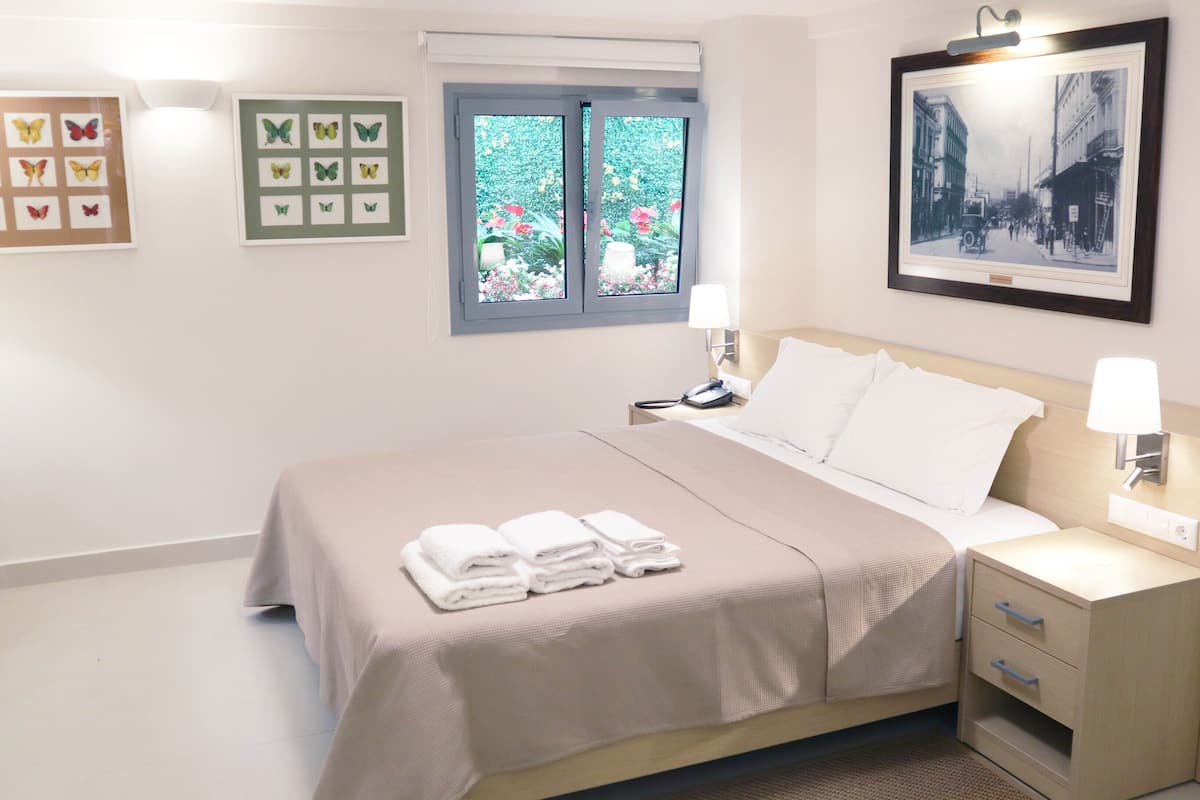 Basic Apartment | 68 bedrooms, hypo-allergenic bedding, desk, laptop workspace