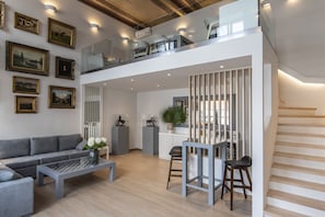 Lounge - Gallery Suites & Residences, Piraeus (Piraeus)