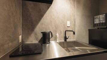 Standard C Non-Smoking | Desk, free WiFi